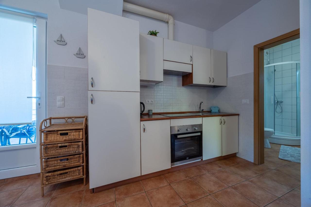 Jele Apartment *