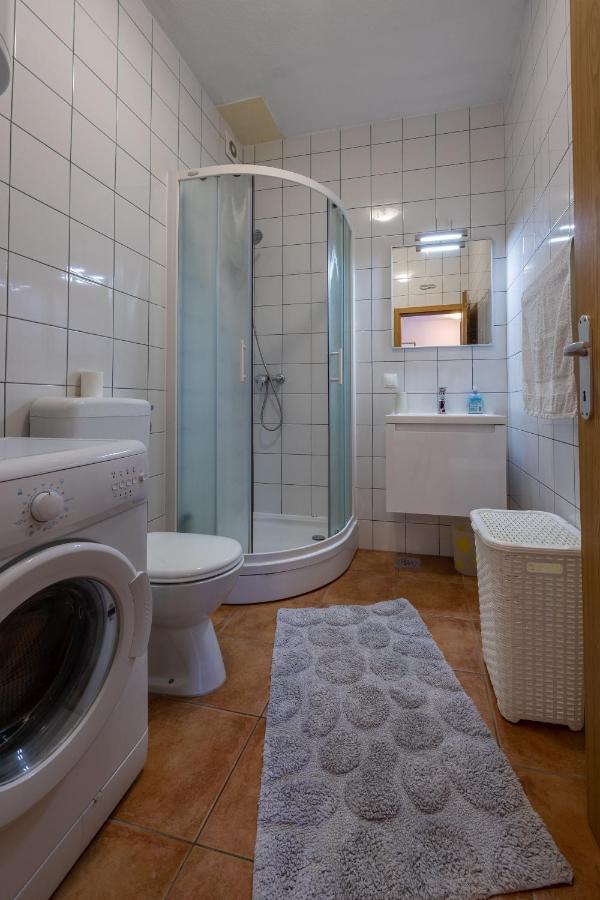Jele Apartment *