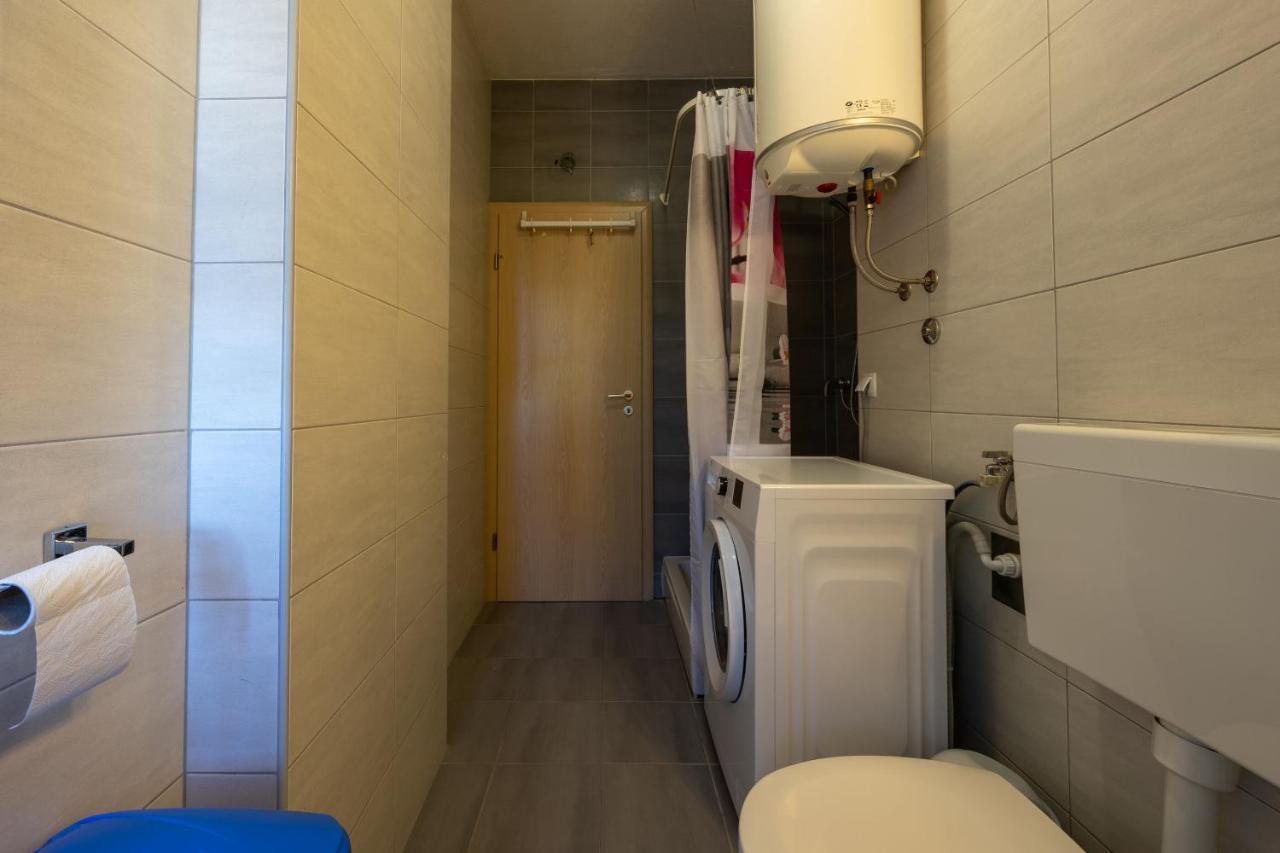 Jele Apartment *