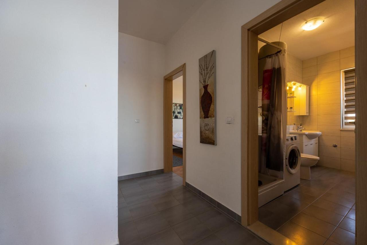 Jele Apartment *