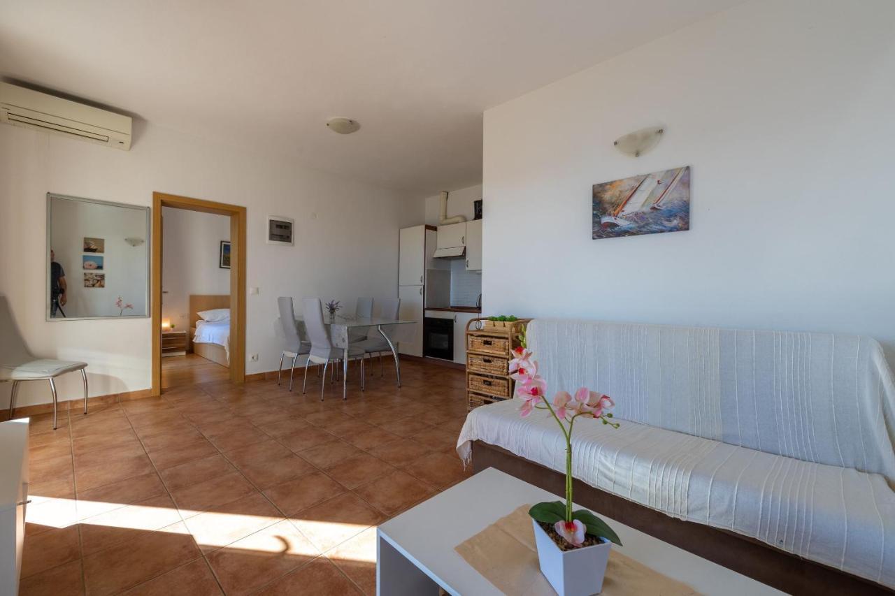 Jele Apartment Zavala
